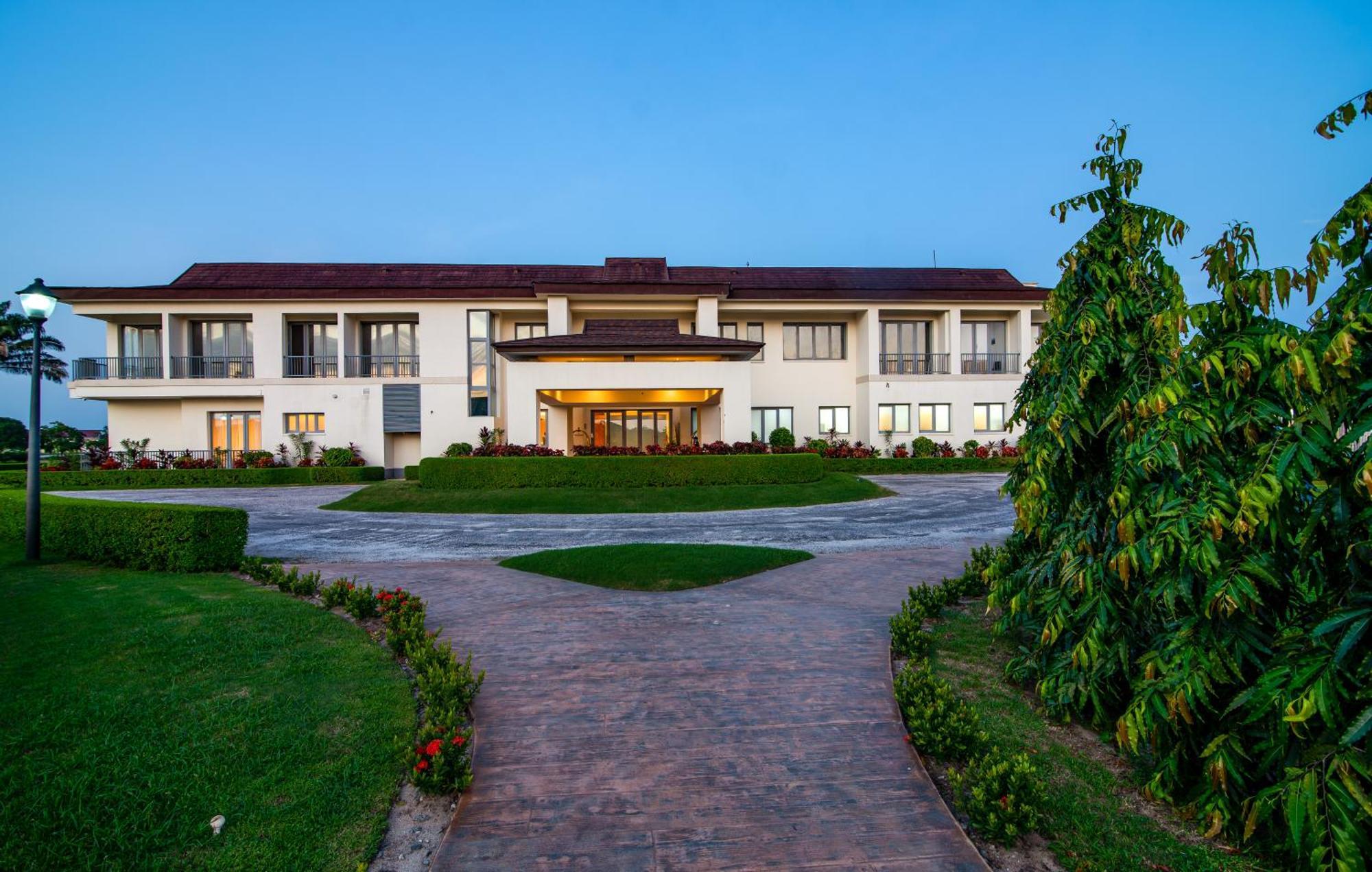 Lakowe Lakes Hotel, Golf And Country Estate By Newmark 拉各斯 外观 照片