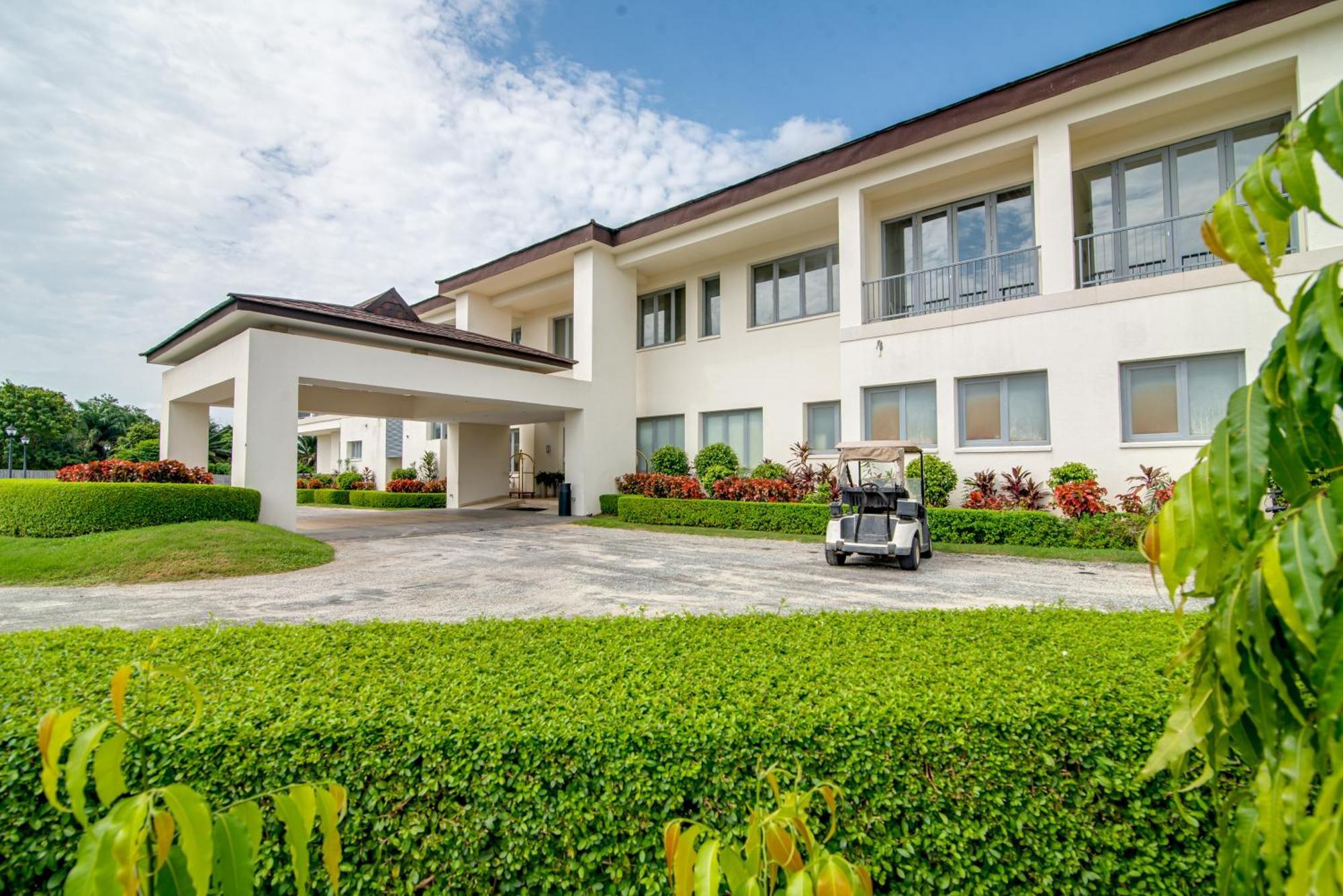 Lakowe Lakes Hotel, Golf And Country Estate By Newmark 拉各斯 外观 照片
